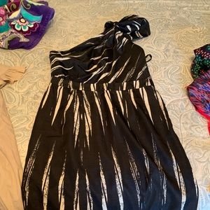 one shoulder black and cream dress